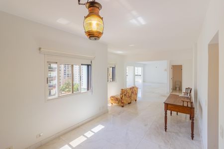 Apartamento à venda com 230m², 2 quartos e 3 vagasSala