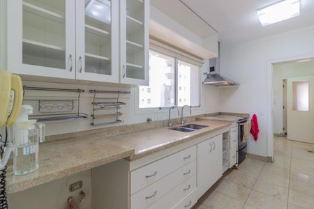 Apartamento à venda com 230m², 2 quartos e 3 vagasCozinha