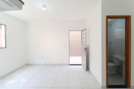 Casa para alugar com 57m², 2 quartos e sem vagaSala