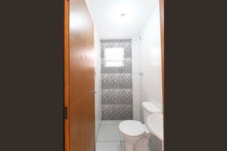 Casa para alugar com 57m², 2 quartos e sem vagaBanheiro social