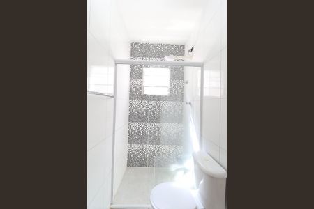 Casa para alugar com 57m², 2 quartos e sem vagaBanheiro social