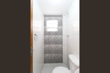 Casa para alugar com 57m², 2 quartos e sem vagaBanheiro social