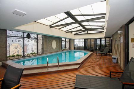 Studio para alugar com 30m², 1 quarto e 1 vaga Studio para alugar com 30m², 1 quarto e 1 vagaÁrea Comum - Piscina