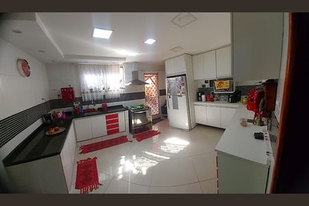 Casa à venda com 240m², 3 quartos e 1 vagaCozinha 