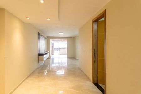 Casa para alugar com 120m², 3 quartos e 2 vagasSala