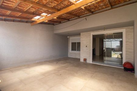 Casa para alugar com 120m², 3 quartos e 2 vagasFachada