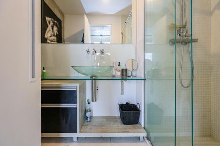 Apartamento para alugar com 72m², 2 quartos e 2 vagasBanheiro