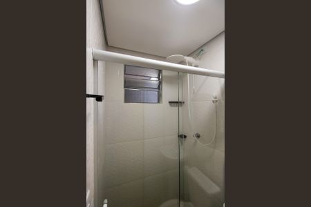 Banheiro de kitnet/studio para alugar com 0 quarto, 30m² em Vila Oratorio, São Paulo