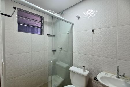 Banheiro de kitnet/studio para alugar com 1 quarto, 30m² em Vila Oratorio, São Paulo