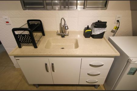 Detalhe da cozinha de kitnet/studio para alugar com 0 quarto, 30m² em Vila Oratorio, São Paulo