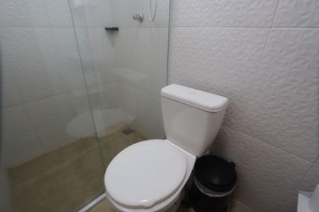 Banheiro de kitnet/studio para alugar com 1 quarto, 30m² em Vila Oratorio, São Paulo
