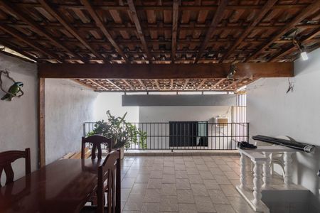 Casa à venda com 185m², 2 quartos e 2 vagas Casa à venda com 185m², 2 quartos e 2 vagasChurrasqueira