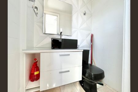 Banheiro de serviço de apartamento à venda com 3 quartos, 85m² em Casa Verde Alta, São Paulo