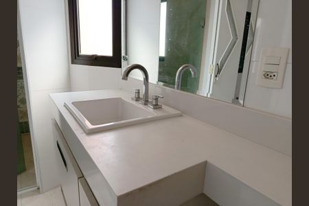 Apartamento para alugar com 57m², 1 quarto e 2 vagasBanheiro da Suíte