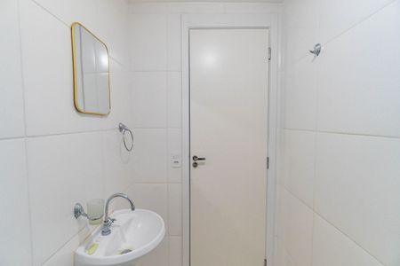 Banheiro de apartamento para alugar com 1 quarto, 24m² em Jardim Prudência, São Paulo