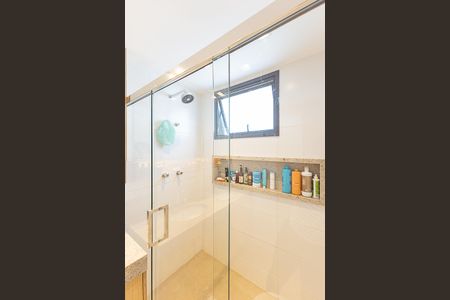 Apartamento à venda com 150m², 3 quartos e 2 vagas Apartamento à venda com 150m², 3 quartos e 2 vagasBanheiro da Suíte 1