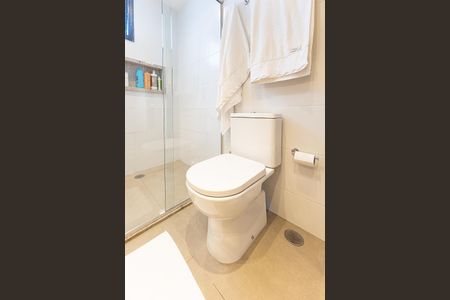 Apartamento à venda com 150m², 3 quartos e 2 vagas Apartamento à venda com 150m², 3 quartos e 2 vagasBanheiro da Suíte 1