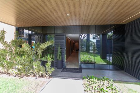 Apartamento à venda com 158m², 4 quartos e 4 vagas Apartamento à venda com 158m², 4 quartos e 4 vagasEntrada