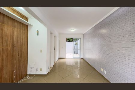 Casa de condomínio à venda com 128m², 3 quartos e 2 vagasSala