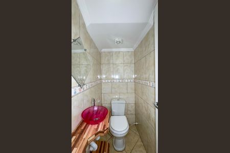 Casa de condomínio à venda com 128m², 3 quartos e 2 vagasLavabo