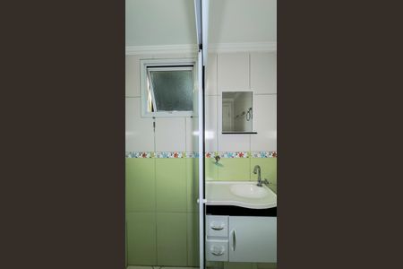 Casa de condomínio à venda com 128m², 3 quartos e 2 vagasBanheiro
