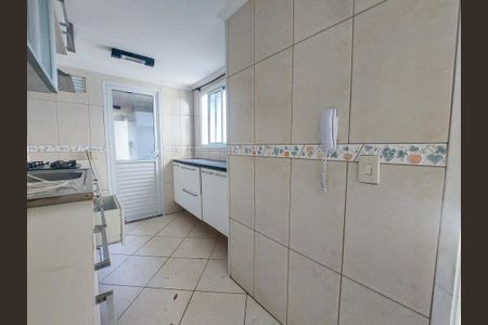 Cozinha de casa de condomínio à venda com 3 quartos, 128m² em Jardim São Luís, São Paulo