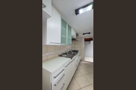 Casa de condomínio à venda com 128m², 3 quartos e 2 vagasCozinha e Área de Serviço