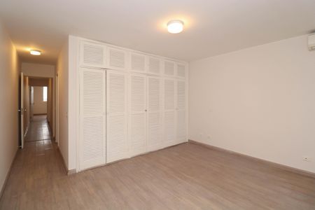 Casa à venda com 212m², 3 quartos e 2 vagasSuíte 