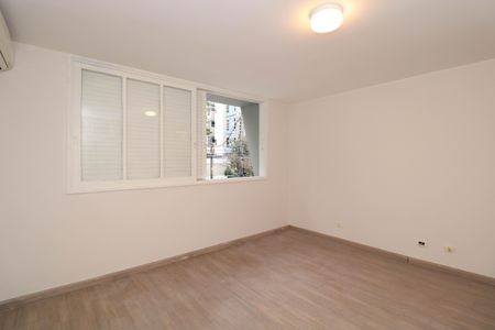 Casa à venda com 212m², 3 quartos e 2 vagasSuíte 