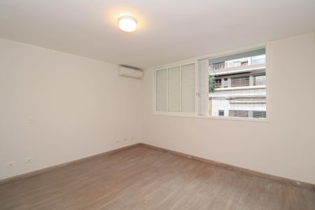 Casa à venda com 212m², 3 quartos e 2 vagasSuíte 