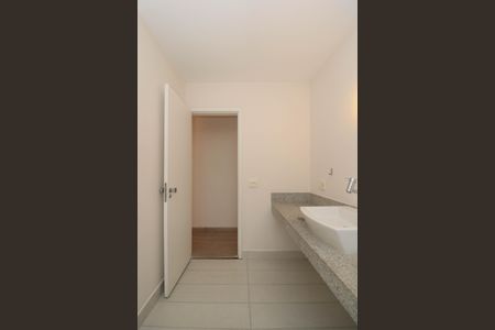 Casa à venda com 212m², 3 quartos e 2 vagasBanheiro