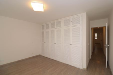 Casa à venda com 212m², 3 quartos e 2 vagasQuarto 2