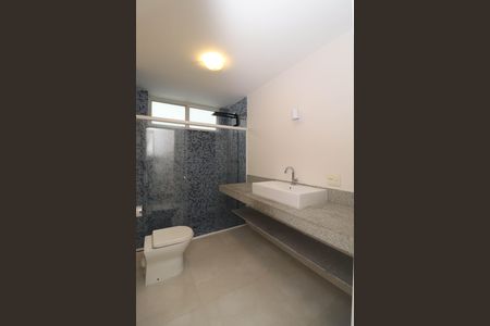 Casa à venda com 212m², 3 quartos e 2 vagasBanheiro da Suíte 