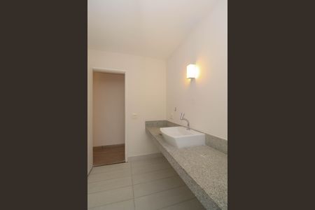 Casa à venda com 212m², 3 quartos e 2 vagasBanheiro