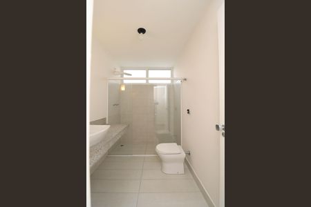 Casa à venda com 212m², 3 quartos e 2 vagasBanheiro