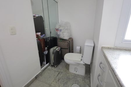 Apartamento à venda com 272m², 4 quartos e 3 vagas Apartamento à venda com 272m², 4 quartos e 3 vagasBanheiro Suíte