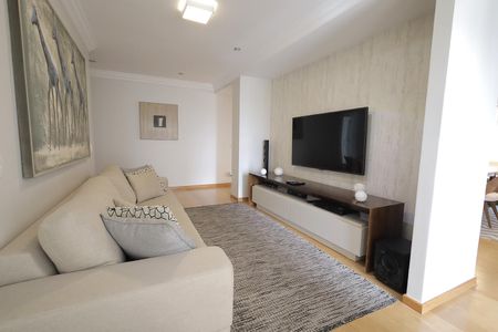 Apartamento à venda com 272m², 4 quartos e 3 vagas Apartamento à venda com 272m², 4 quartos e 3 vagasSala de TV