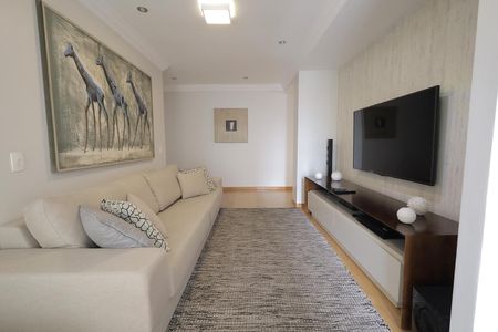 Apartamento à venda com 272m², 4 quartos e 3 vagas Apartamento à venda com 272m², 4 quartos e 3 vagasSala de TV