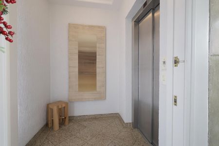 Apartamento à venda com 272m², 4 quartos e 3 vagas Apartamento à venda com 272m², 4 quartos e 3 vagasHall de entrada