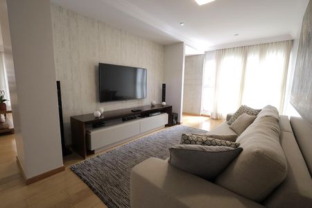 Apartamento à venda com 272m², 4 quartos e 3 vagas Apartamento à venda com 272m², 4 quartos e 3 vagasSala de TV