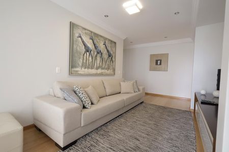 Apartamento à venda com 272m², 4 quartos e 3 vagas Apartamento à venda com 272m², 4 quartos e 3 vagasSala de TV