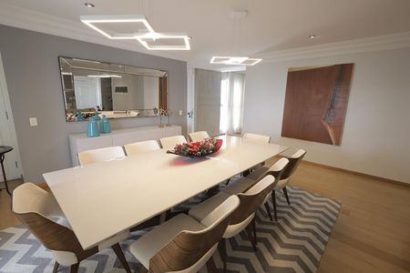 Apartamento à venda com 272m², 4 quartos e 3 vagas Apartamento à venda com 272m², 4 quartos e 3 vagasSala de Jantar