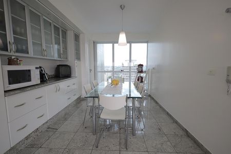 Apartamento à venda com 272m², 4 quartos e 3 vagas Apartamento à venda com 272m², 4 quartos e 3 vagasCozinha