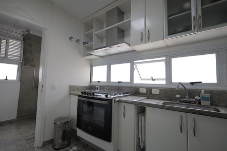 Apartamento à venda com 272m², 4 quartos e 3 vagas Apartamento à venda com 272m², 4 quartos e 3 vagasCozinha