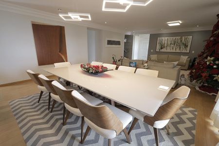 Apartamento à venda com 272m², 4 quartos e 3 vagas Apartamento à venda com 272m², 4 quartos e 3 vagasSala de Jantar