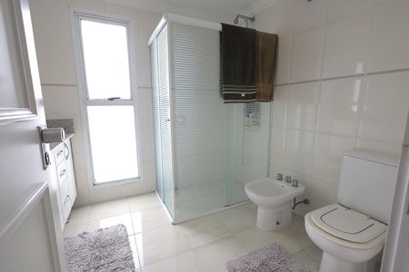 Apartamento à venda com 272m², 4 quartos e 3 vagas Apartamento à venda com 272m², 4 quartos e 3 vagasBanheiro 2