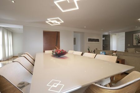 Apartamento à venda com 272m², 4 quartos e 3 vagas Apartamento à venda com 272m², 4 quartos e 3 vagasSala de Jantar