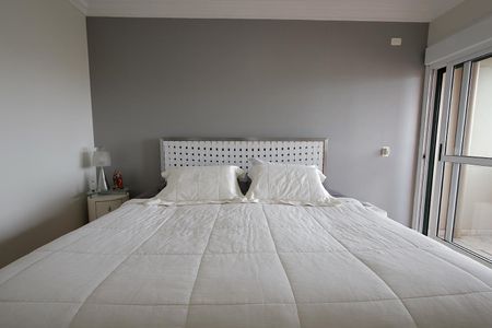 Apartamento à venda com 272m², 4 quartos e 3 vagas Apartamento à venda com 272m², 4 quartos e 3 vagasQuarto Suíte 2