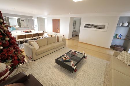 Apartamento à venda com 272m², 4 quartos e 3 vagas Apartamento à venda com 272m², 4 quartos e 3 vagasSala