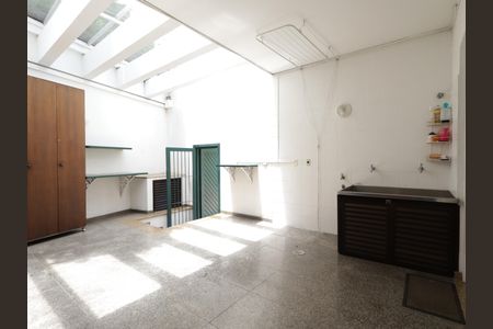 Casa para alugar com 1000m², 4 quartos e 8 vagasÁrea de Serviço